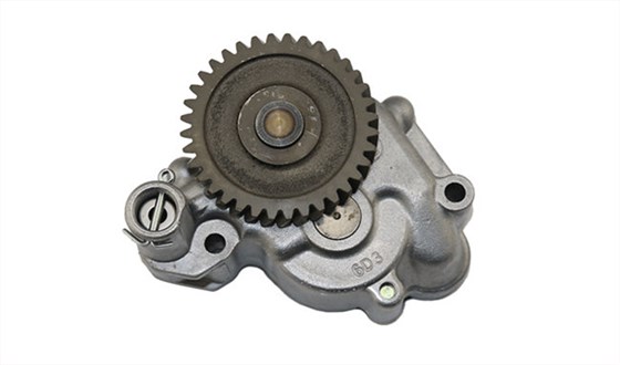 三一215挖機(jī)機(jī)油泵總成