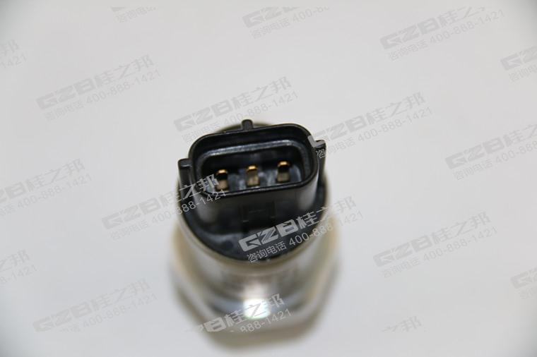 神鋼挖掘機(jī)配件,挖掘機(jī)配件批發(fā)市場(chǎng)