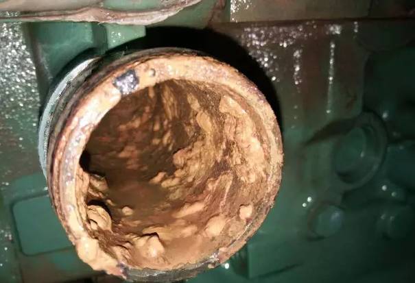 挖掘機(jī)發(fā)動(dòng)機(jī)